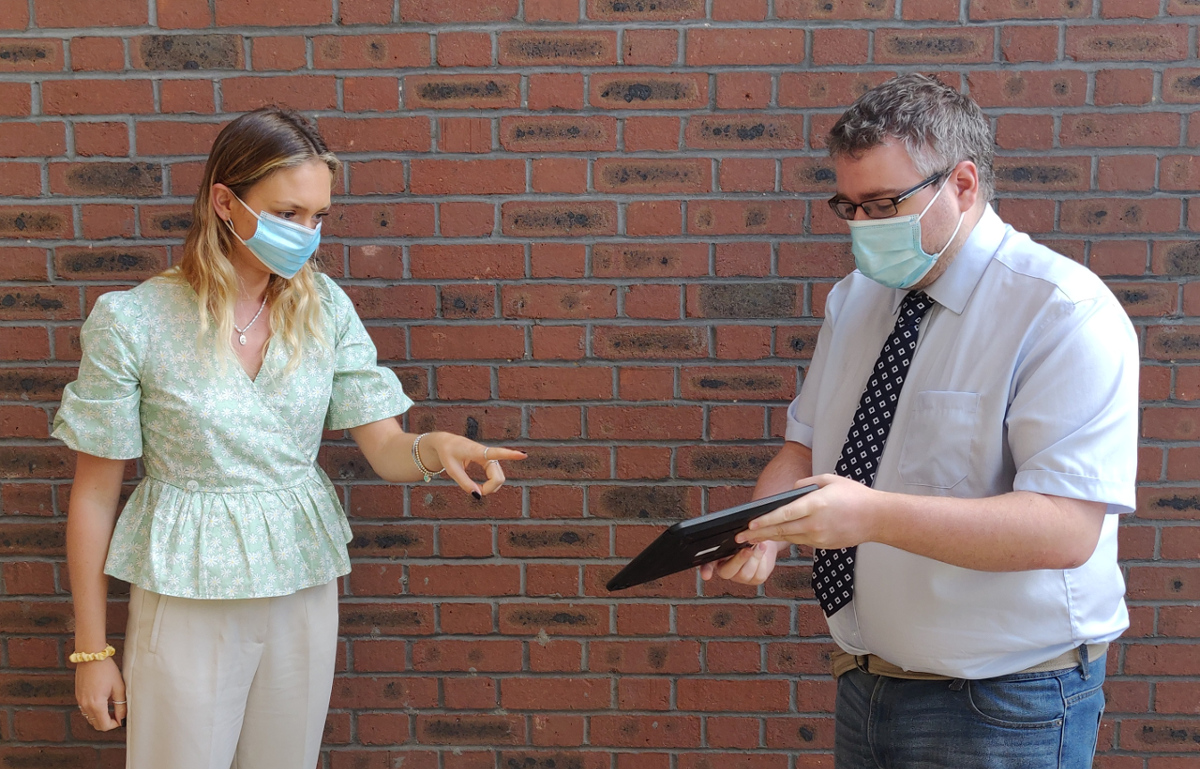 Social-distance-1200